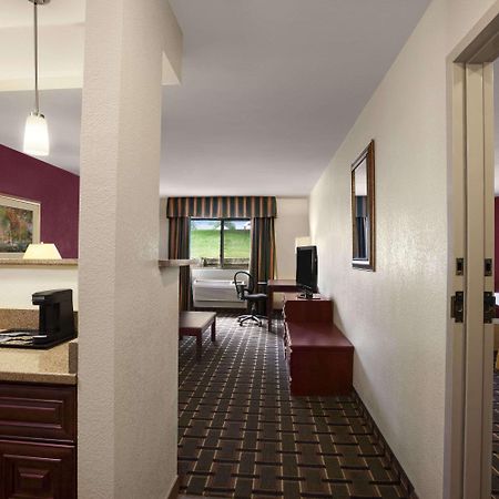 Quality Inn Lincoln Cornhusker Buitenkant foto